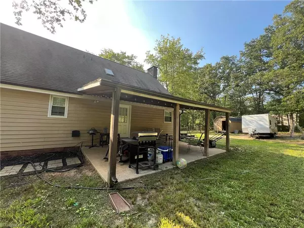 Randleman, NC 27317,106 Azalea DR