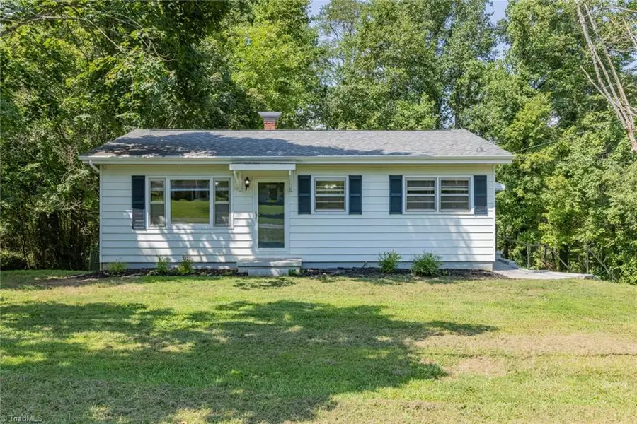 2648 W Pine ST, Mount Airy, NC 27030