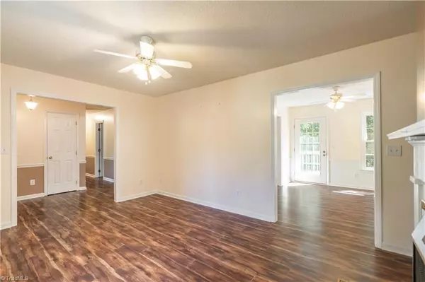 King, NC 27021,106 Oak Pointe DR