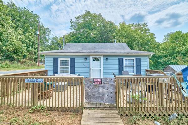 206 Upton ST, Randleman, NC 27317