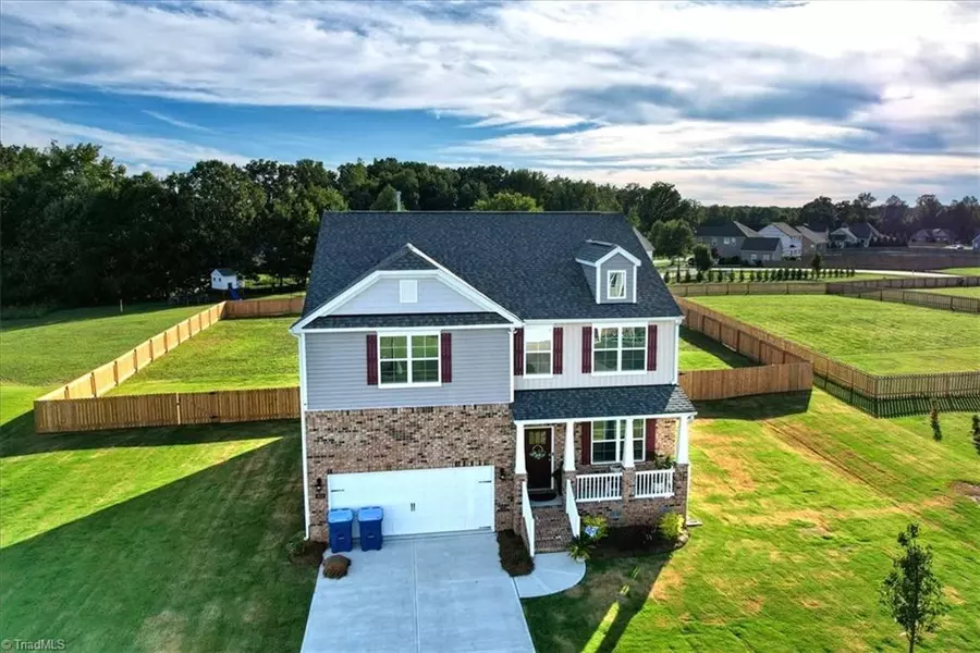 3614 Tyburn TRCE, Browns Summit, NC 27214