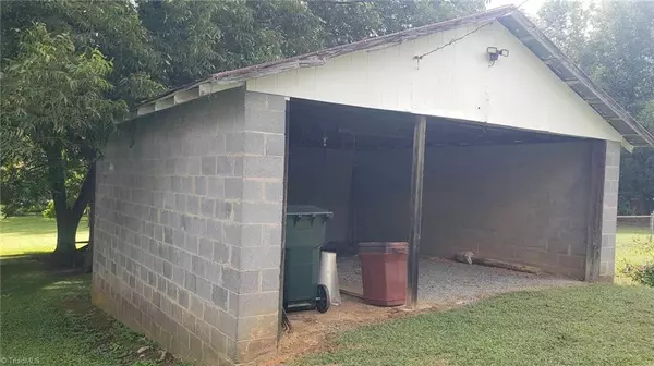 Thomasville, NC 27360,205 Cedar Lodge RD