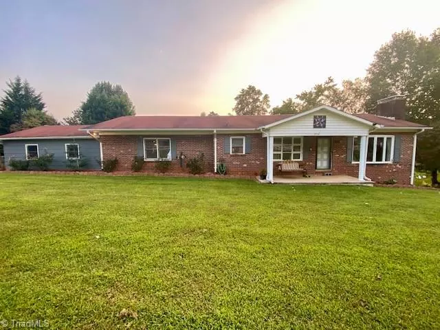 2949 Playmore Beach RD, Morganton, NC 28655