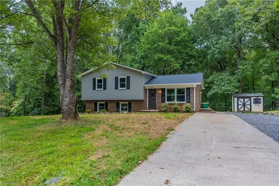 6533 Benson LN, Pfafftown, NC 27040