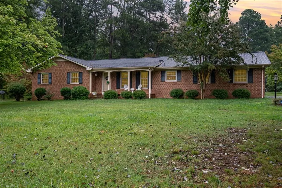 2127 Nc Highway 61, Liberty, NC 27298