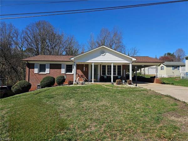 302 L ST, North Wilkesboro, NC 28659