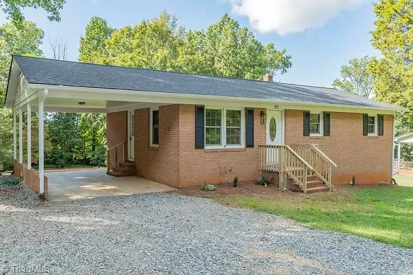 221 First CIR, Lexington, NC 27292