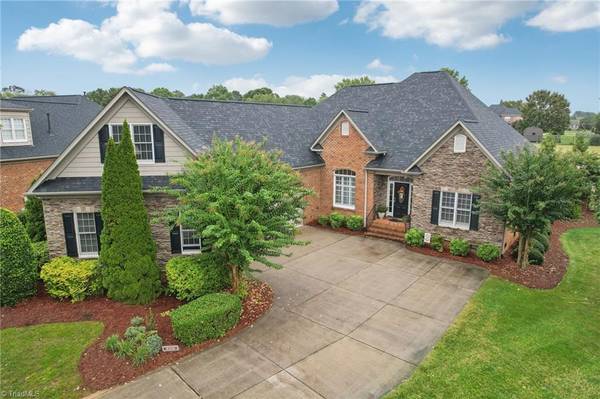 345 Orchard Park DR, Bermuda Run, NC 27006