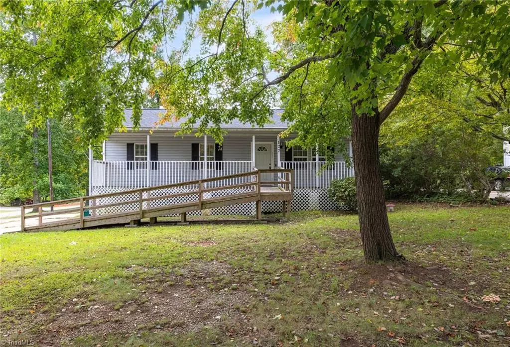 Thomasville, NC 27360,127 Meadow Wood DR