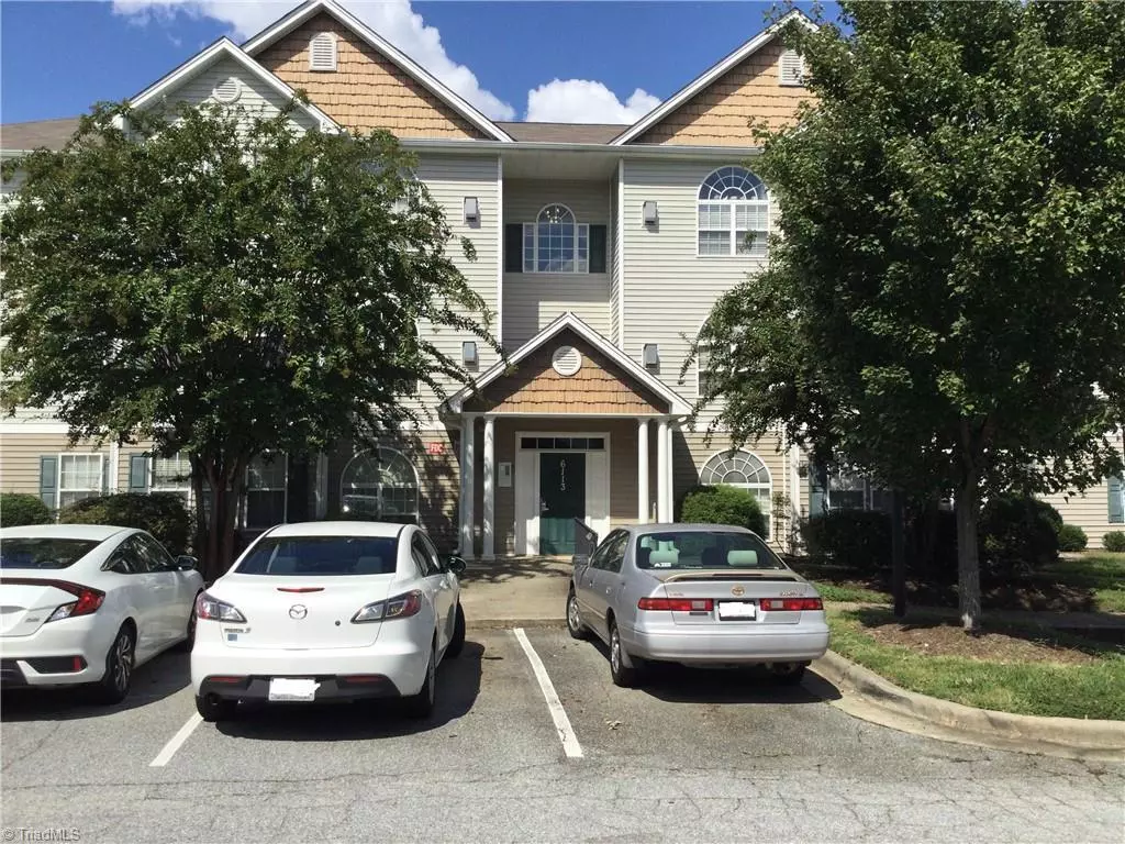 High Point, NC 27265,6113 Hedgecock CIR #2A