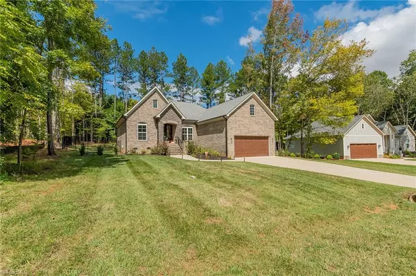 Salisbury, NC 28146,608 Sunset Pointe DR