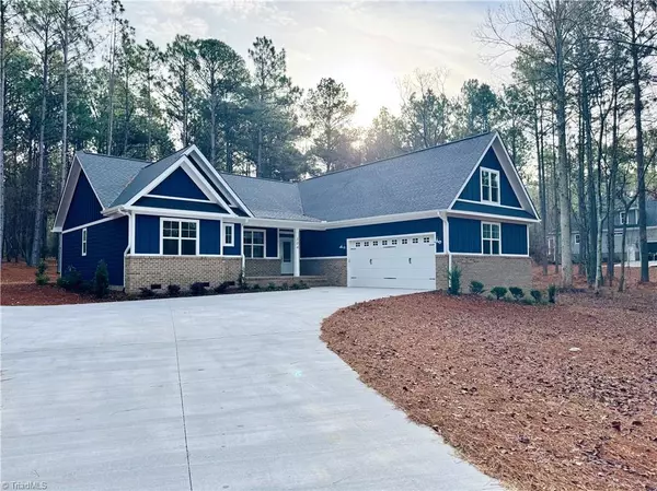 504 Longleaf DR,  West End,  NC 27376