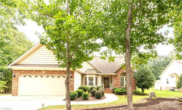 8404 Richardsonwood RD, Browns Summit, NC 27214