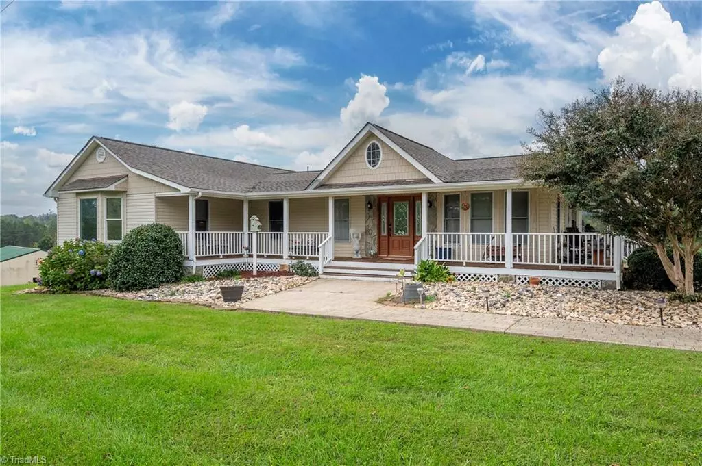 Pilot Mountain, NC 27041,338 Nichols RD