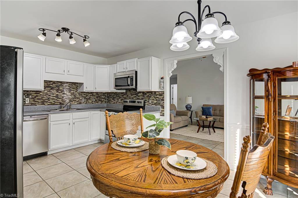 Winston-salem, NC 27127,5085 Walden Ridge DR
