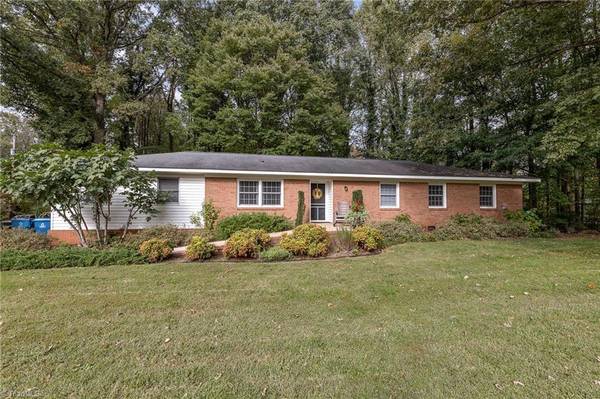 360 Country LN, Mocksville, NC 27028