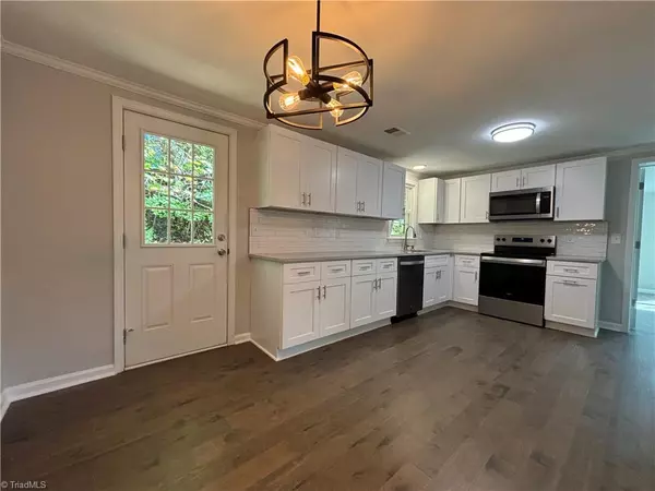 King, NC 27021,3727 NC Highway 66