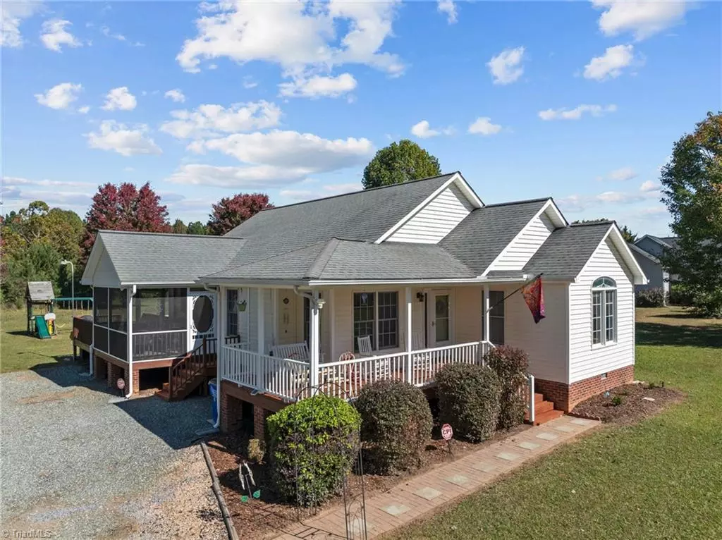 Efland, NC 27243,5423 Mill Pointe LN