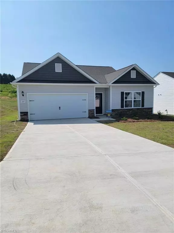 King, NC 27021,227 Dixieland CT