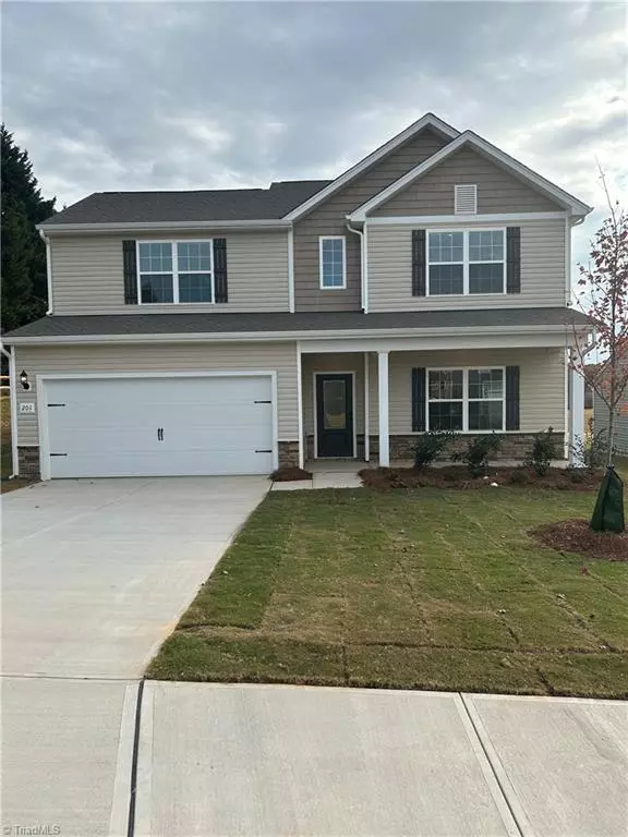 King, NC 27021,201 Dixieland CT