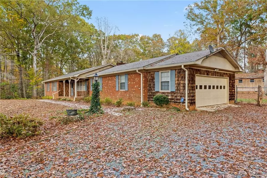 1492 Hoover Hill RD, Asheboro, NC 27205