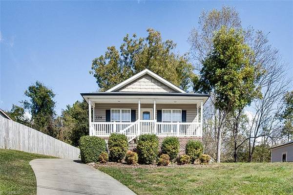 106 W River DR, Randleman, NC 27317