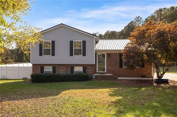 Lexington, NC 27295,144 Hill LN