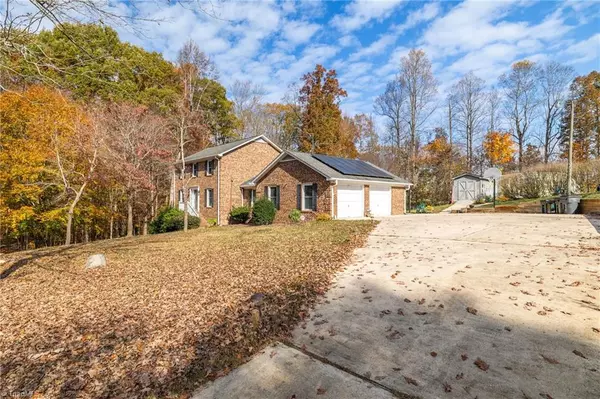 Oak Ridge, NC 27310,8503 Hollow River CT