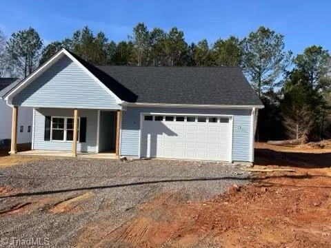 614 Carolina AVE, Yadkinville, NC 27055