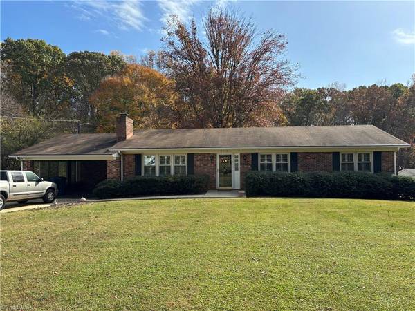 6712 Kathy Lynn PL, Browns Summit, NC 27214