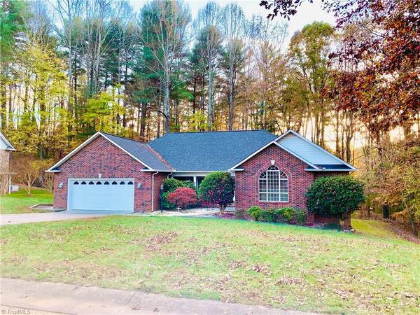 1703 Skyview CIR, Wilkesboro, NC 28697