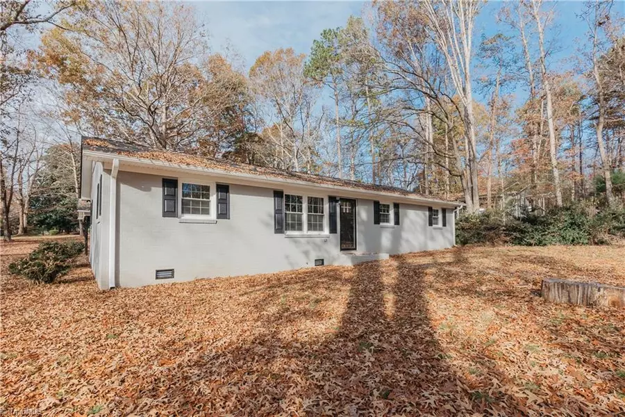 305 Lyles ST, Elkin, NC 28621