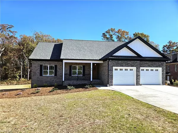 124 Glen Brooke LN, King, NC 27021