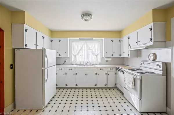 King, NC 27021,109 Hill ST