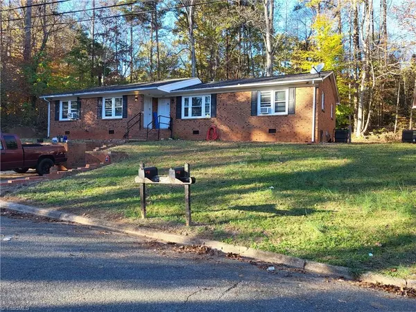 Lexington, NC 27295,233 Flynt ST