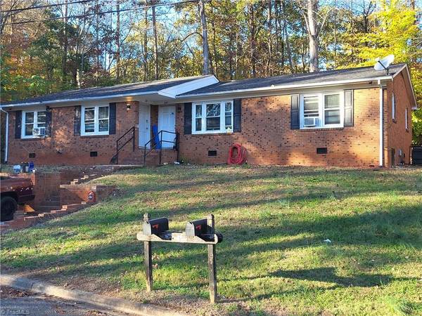 233 Flynt ST, Lexington, NC 27295