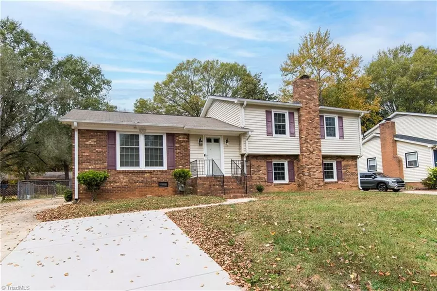 3213 Rolling RD, High Point, NC 27265