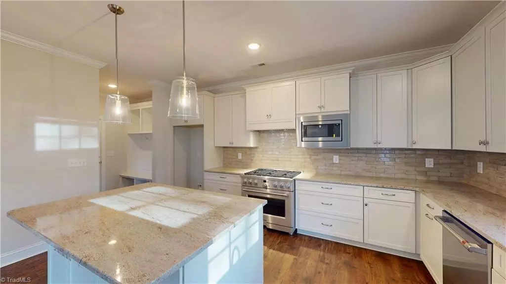 3047 Loch DR, Winston-salem, NC 27106