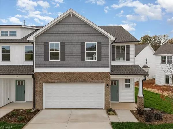 918 Cannon Crossing CIR, Greensboro, NC 27410