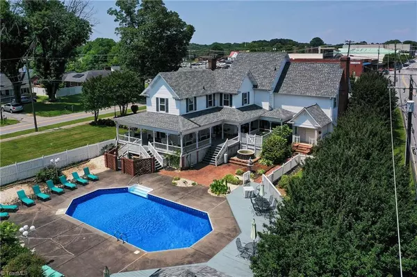 Yadkinville, NC 27055,301 Virginia DR