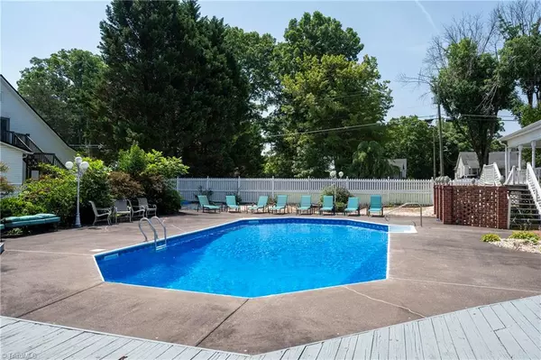 Yadkinville, NC 27055,301 Virginia DR