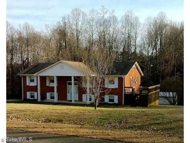 Rural Hall, NC 27045,606 Sommerdale CT