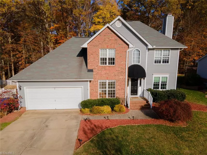 1245 Somerset Crossing LN, Kernersville, NC 27284