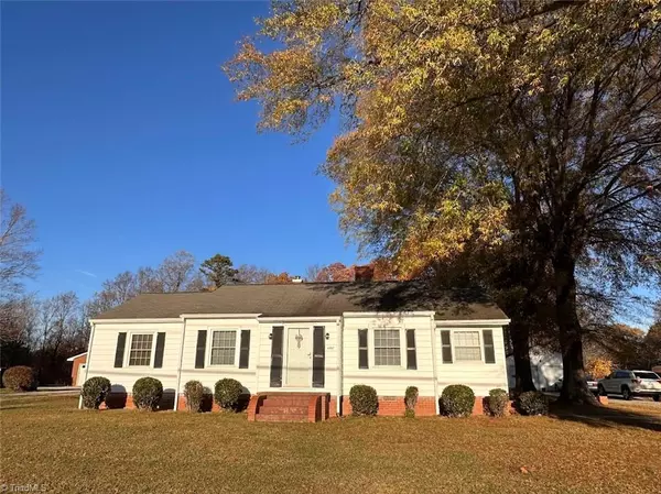 4487 Old Hollow RD, Kernersville, NC 27284