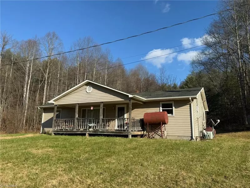 340 Ellis Mountain RD, Mcgrady, NC 28649