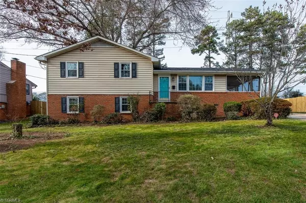 2879 Ashwood DR, Winston-salem, NC 27103