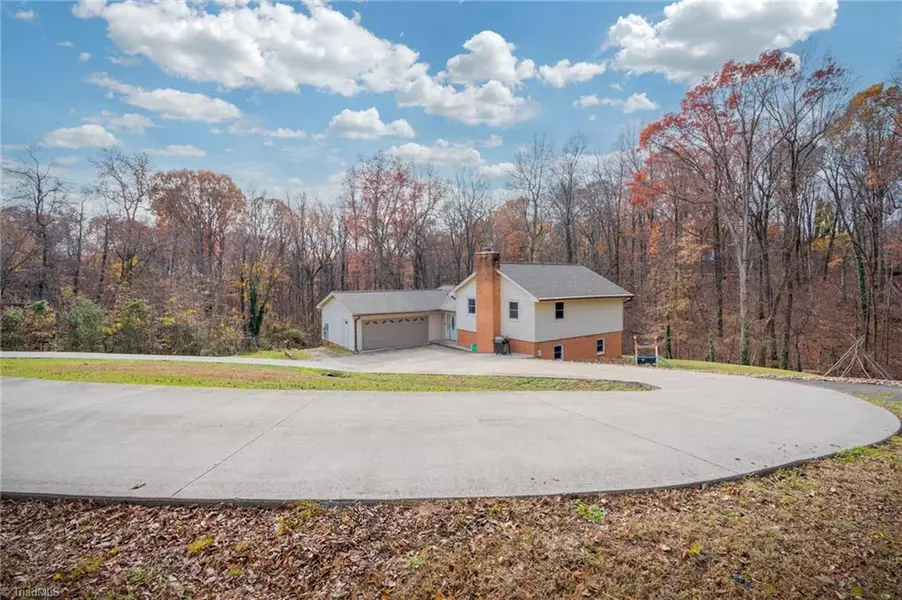 160 Overlook DR, Thomasville, NC 27360