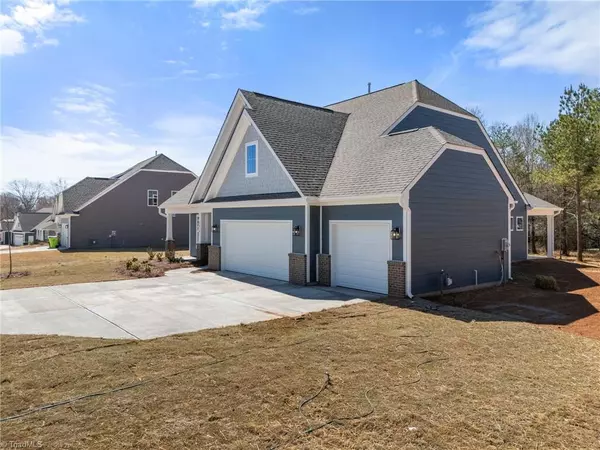 Clemmons, NC 27012,7810 Fairview Garden TRL