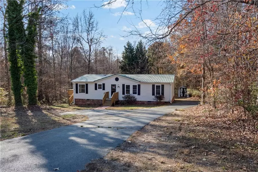 375 Etta LN, Thomasville, NC 27360