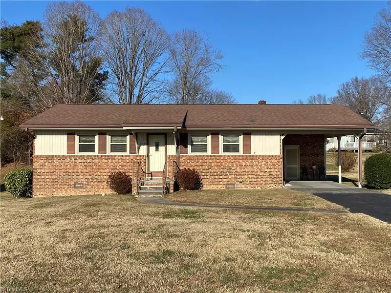 520 E Devon DR, Mount Airy, NC 27030